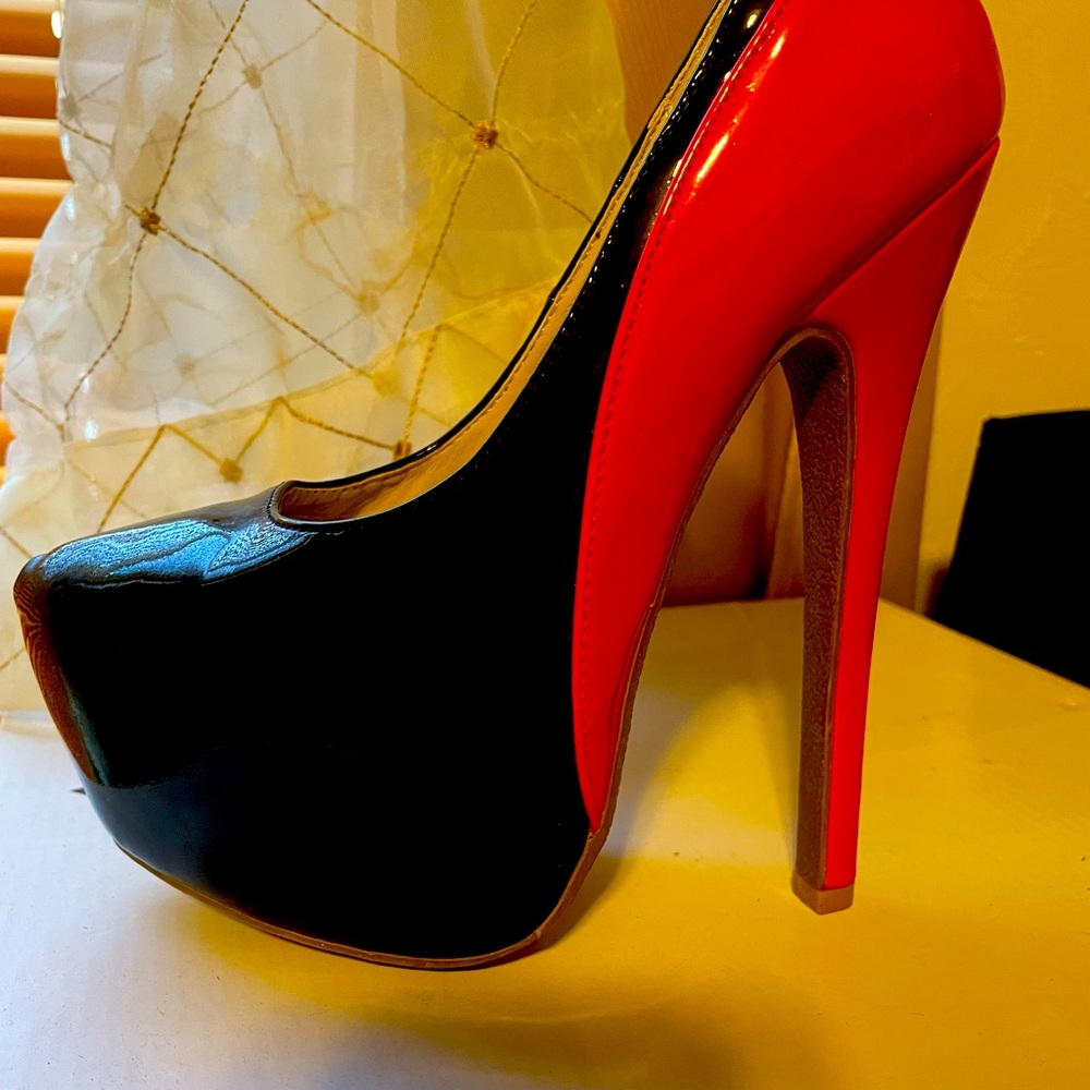 Size 5 never worn